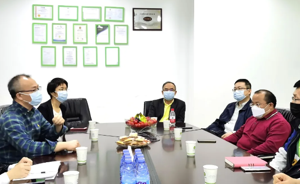 中检深圳公司高总率队慰问中检AG一飞冲天员工
