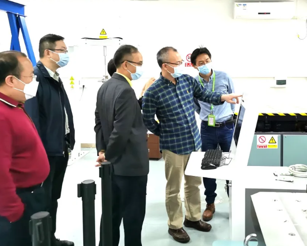 中检深圳公司高总率队慰问中检AG一飞冲天员工