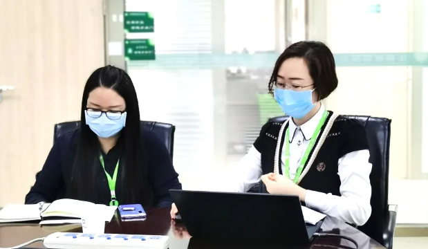 中检深圳公司高总率队慰问中检AG一飞冲天员工