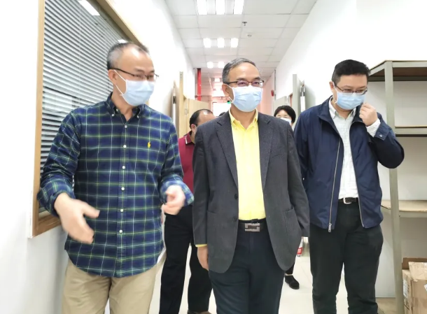 中检深圳公司高总率队慰问中检AG一飞冲天员工